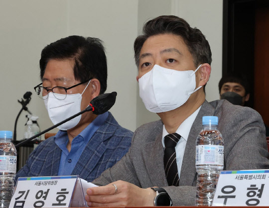 더불어민주당 김영호 서울시당위원장이 국회에서 열린 서울·인천·강원 예산정책협의회에서 발언하고 있다. 연합뉴스